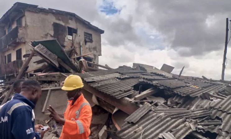 JUST IN!! Two-Storey Building Collapses In Orile Iganmu » Naijaloaded